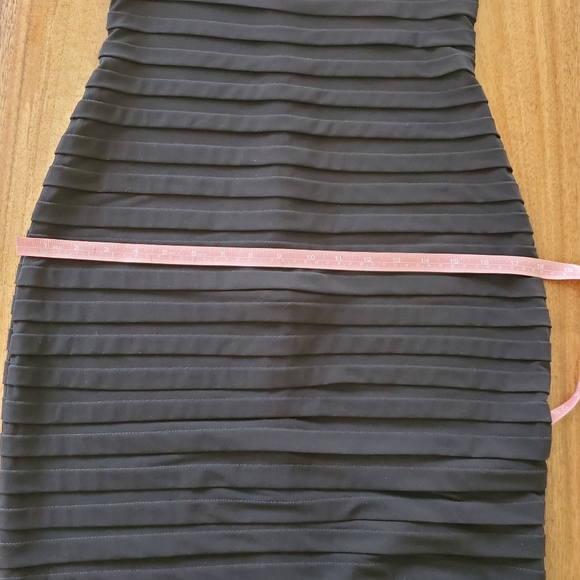 Bodycon two-tone dress - Picture 8 of 10